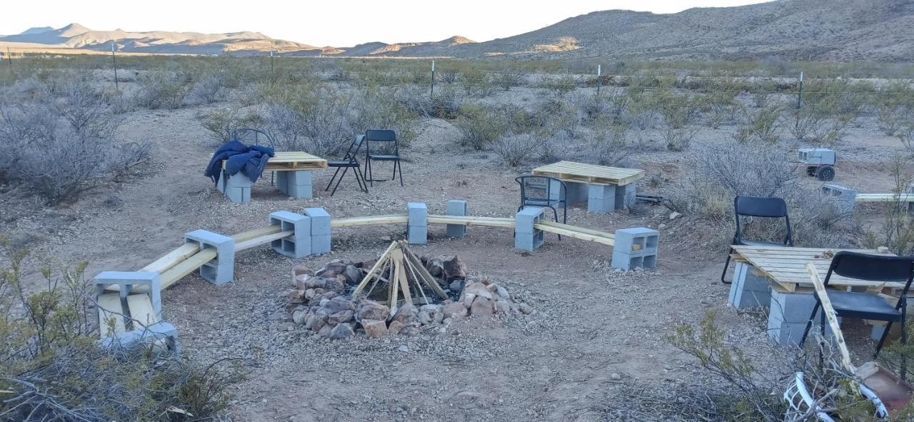 Camping At Desert Gardens Oasis At Lobo, Texas Van Horn Exteriör bild